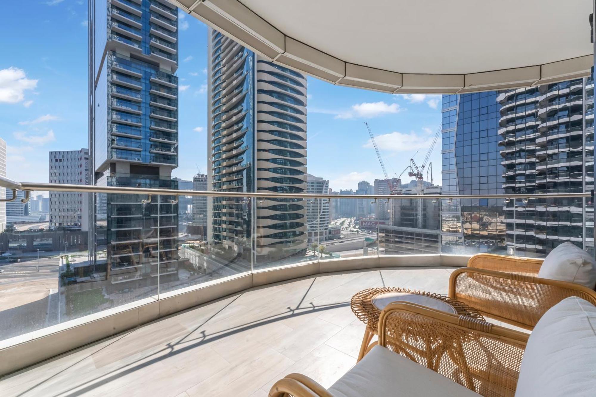 Fam Living - Rp Heights - 3 Mins Walk To Burj Khalifa & Dubai Mall Downtown Dubai Exterior foto